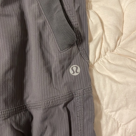 lululemon pants - Picture 3 of 4